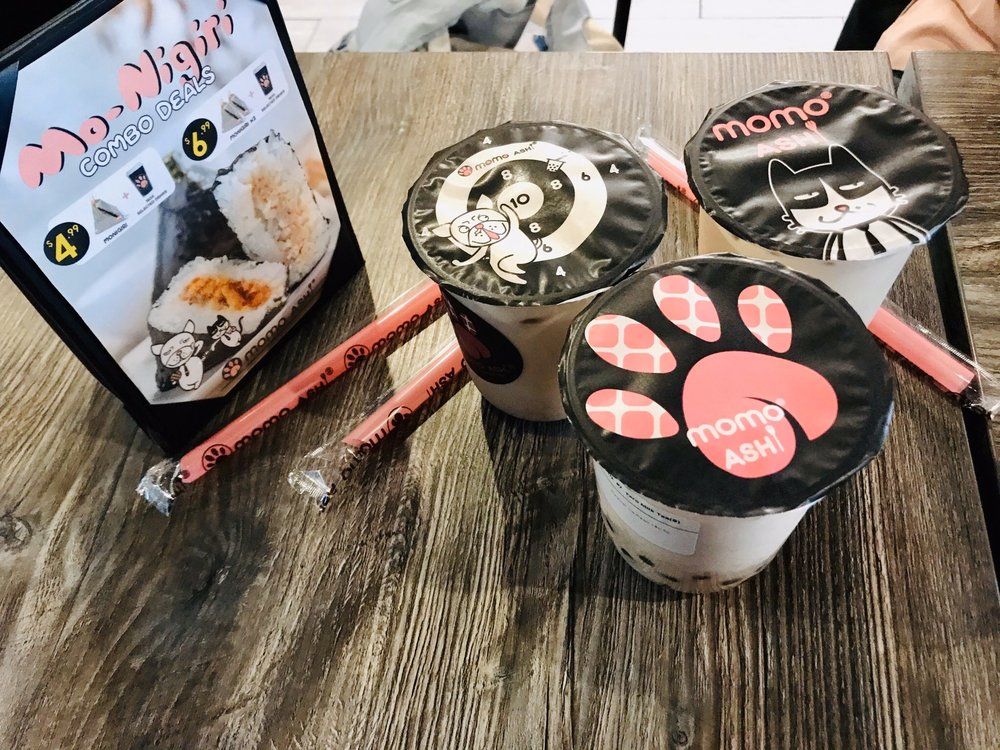 Branded Momo Ashi cups